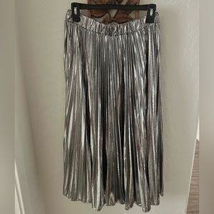 Michael Kora Silver pleated midi skirt Sz Small